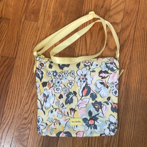 Vera Bradley Recycled Lighten Up ReActive Bag Crossbody butter Yellow - Picture 1 of 11